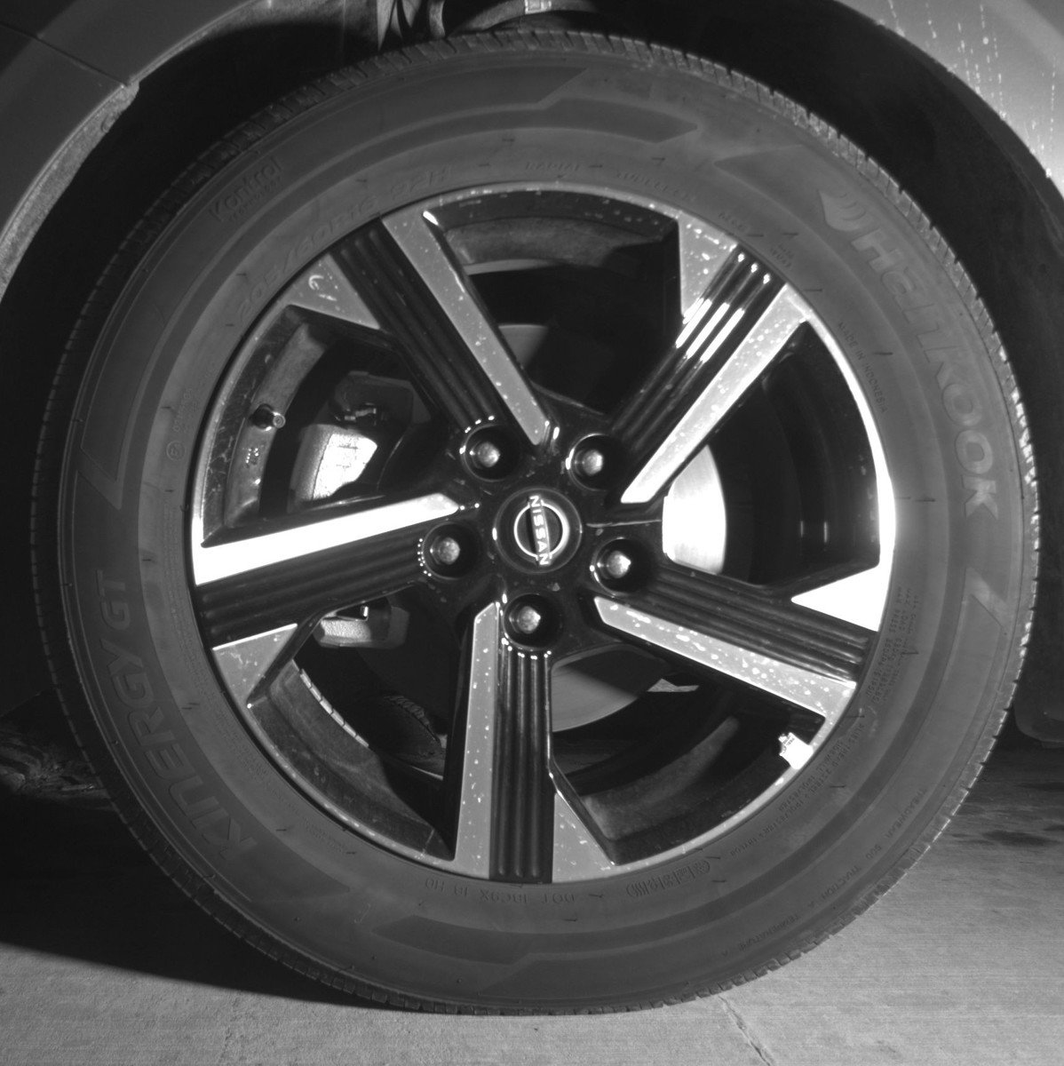Used 2025 Nissan Sentra SV FWD image 12