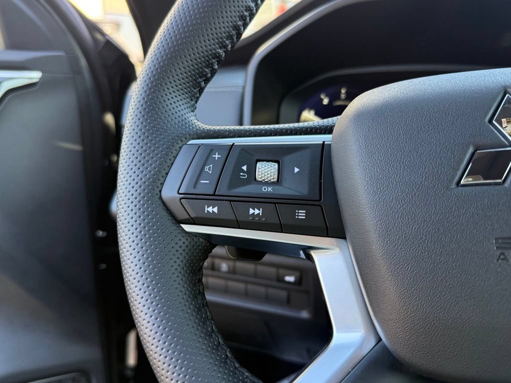 New 2026 Mitsubishi Outlander SEL Black Edition FWD image 20