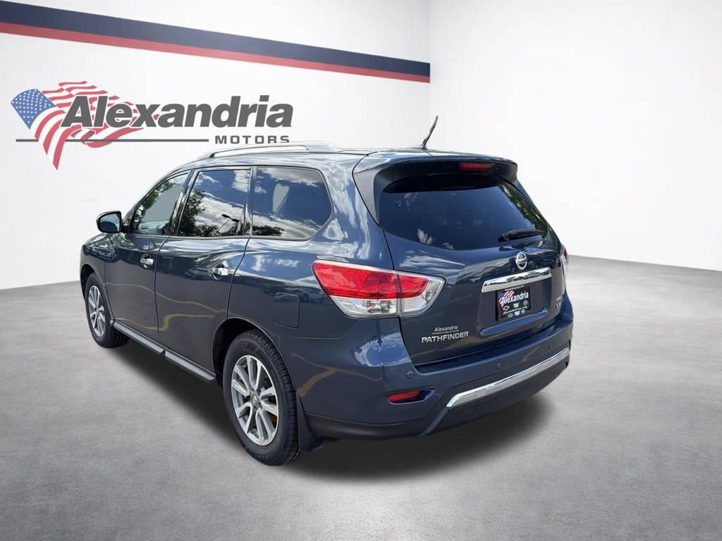 Used 2016 Nissan Pathfinder SV w/ SV Cold Weather Package AWD/4WD image 8