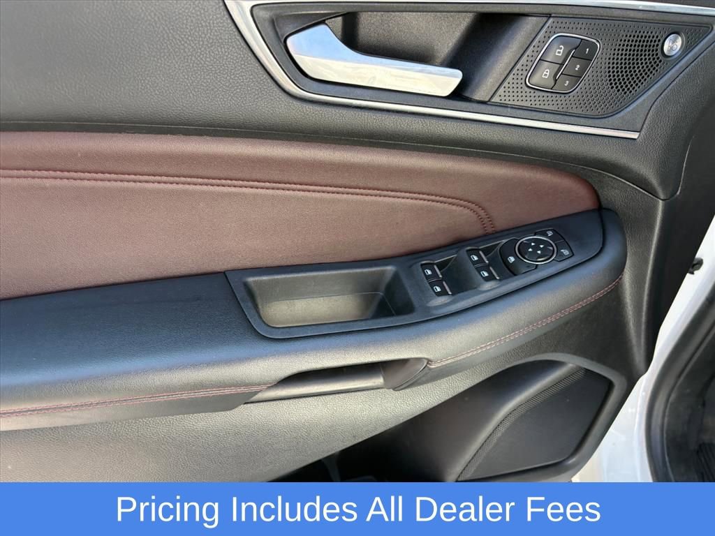 Used 2020 Ford Edge Titanium w/ Equipment Group 301A AWD/4WD image 23