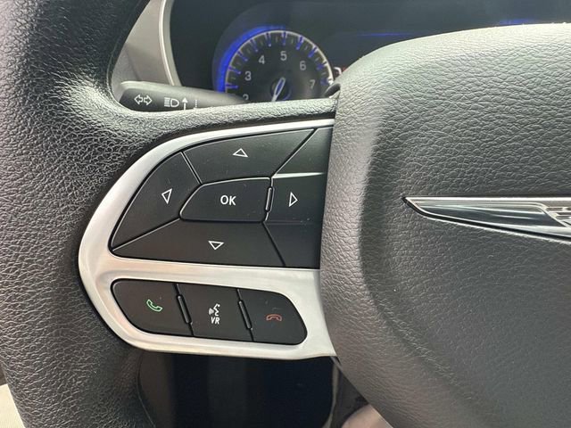 Used 2021 Chrysler Pacifica Touring image 30