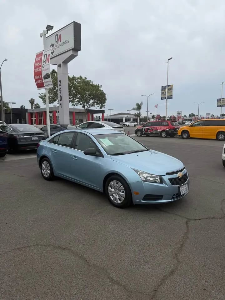 Used 2012 Chevrolet Cruze LS w/ Connectivity Package image 2