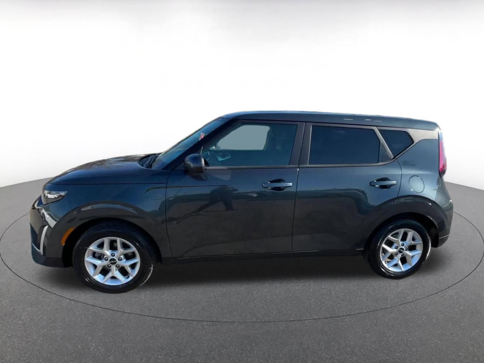 Used 2025 Kia Soul LX w/ LX Technology Package image 9