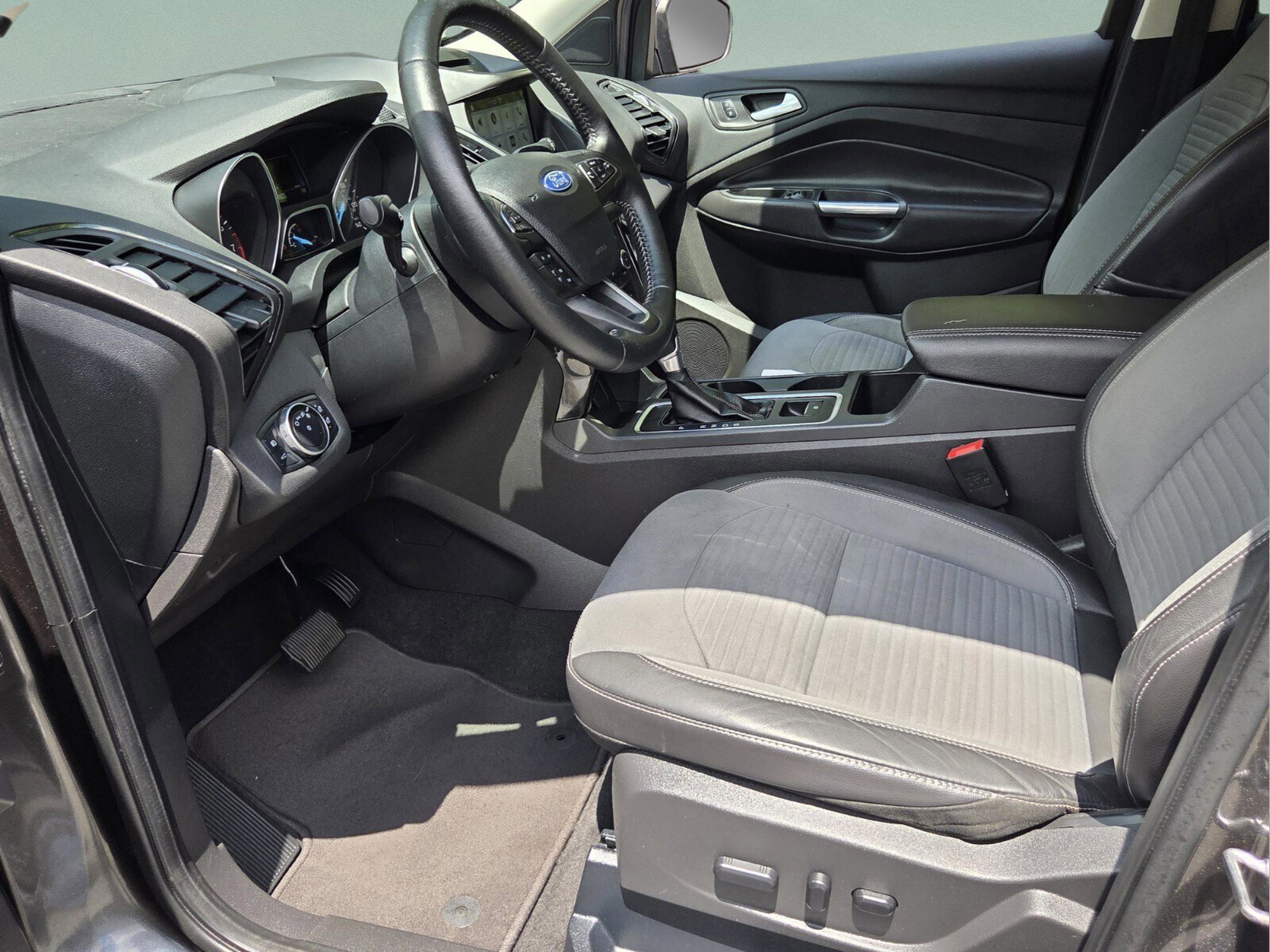 Used 2017 Ford Escape Titanium FWD image 10