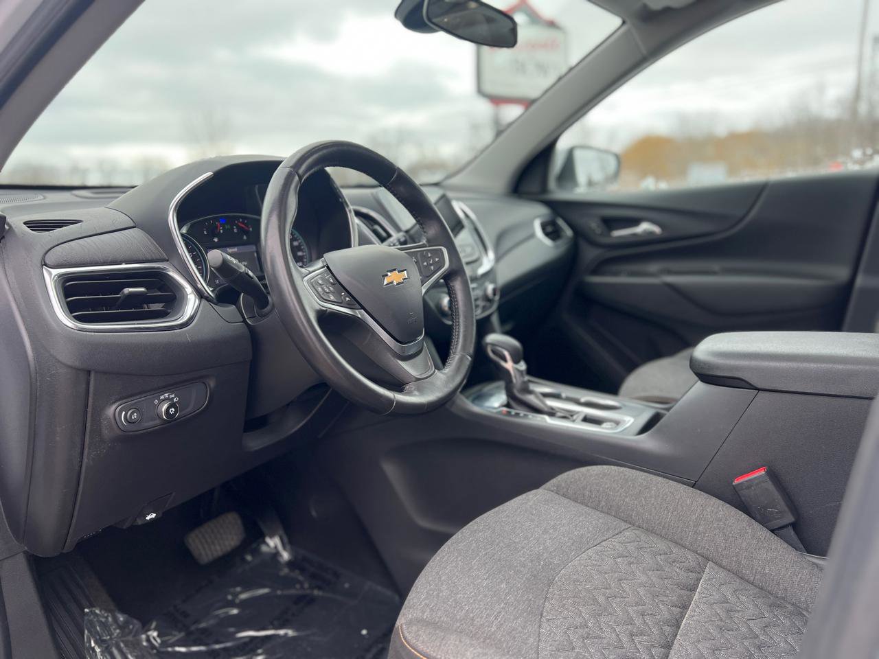 Used 2022 Chevrolet Equinox LT image 16