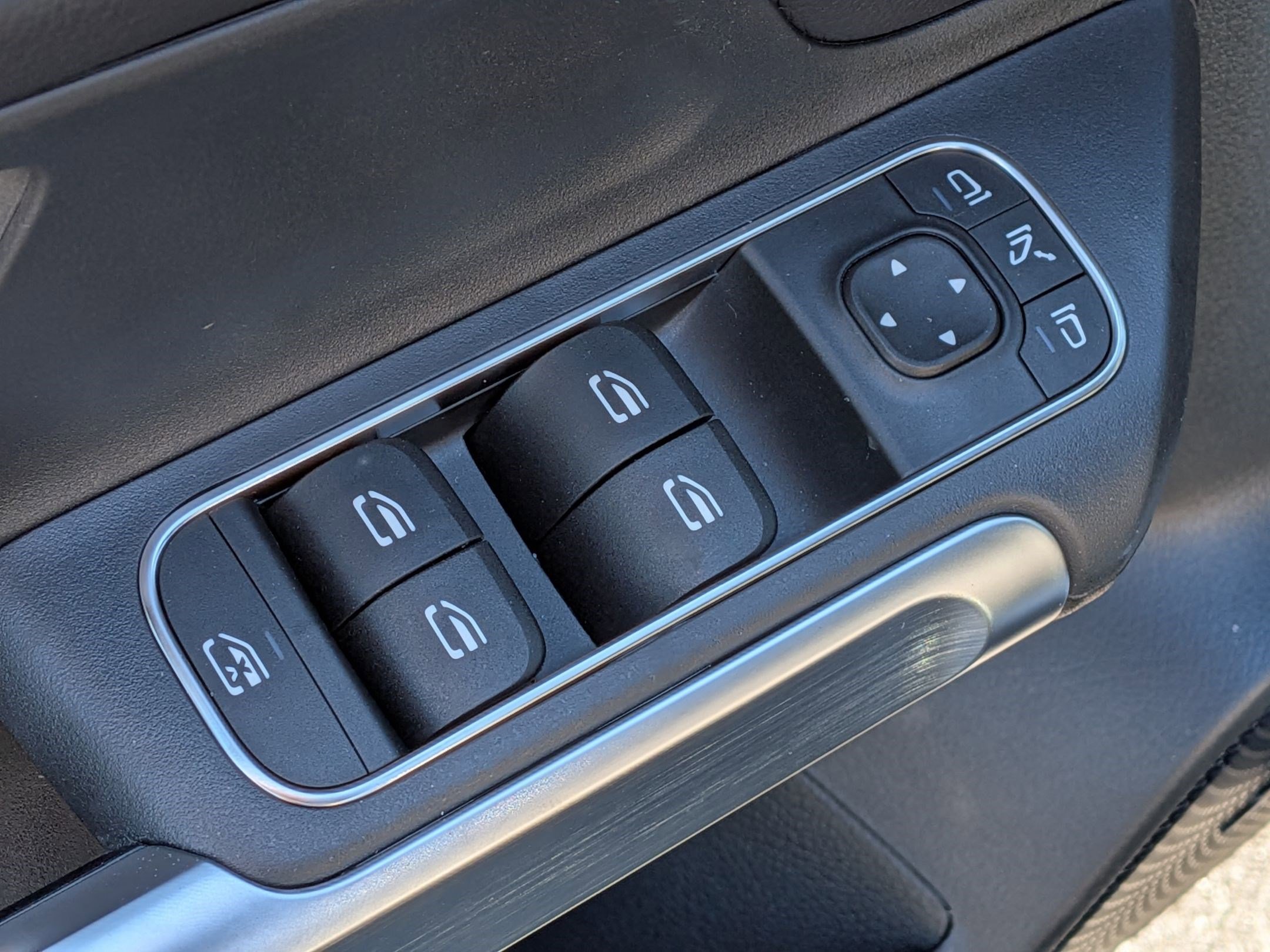 New 2026 Mercedes-Benz GLB 250 image 16