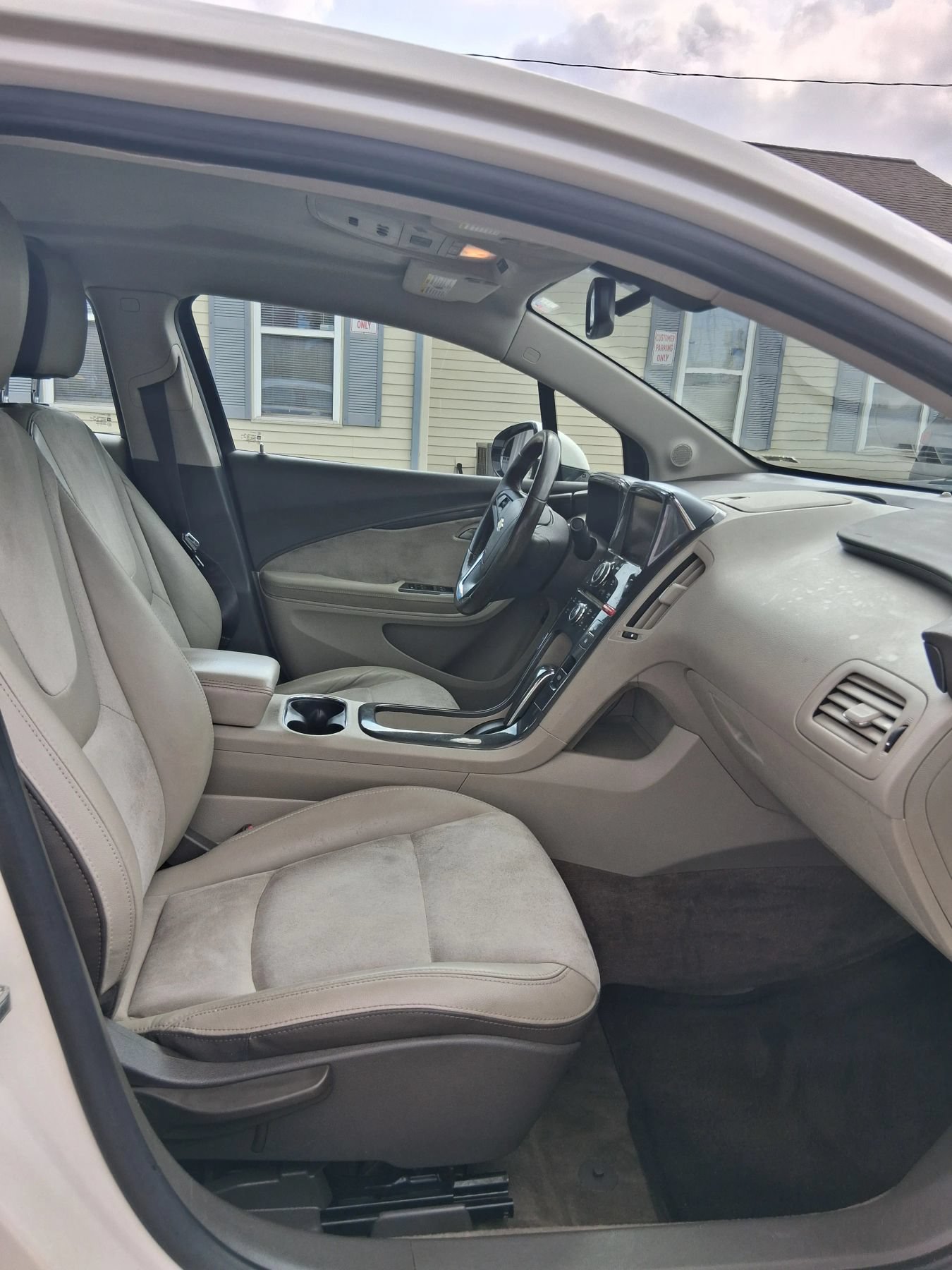 Used 2013 Chevrolet Volt Premium w/ Premium Trim Package FWD image 29
