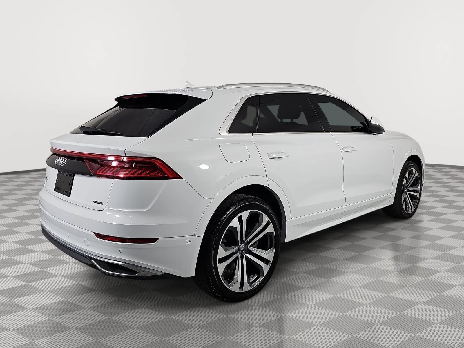 Used 2019 Audi Q8 Premium Plus AWD/4WD image 8
