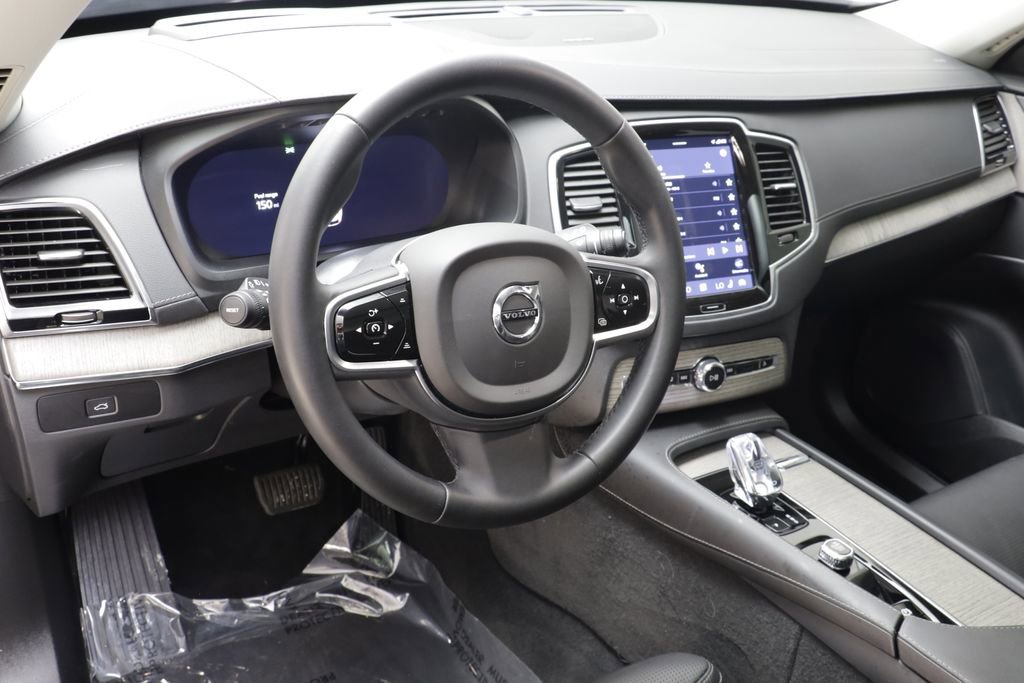Used 2023 Volvo XC90 B6 Ultimate w/ Protection Package Premier image 7