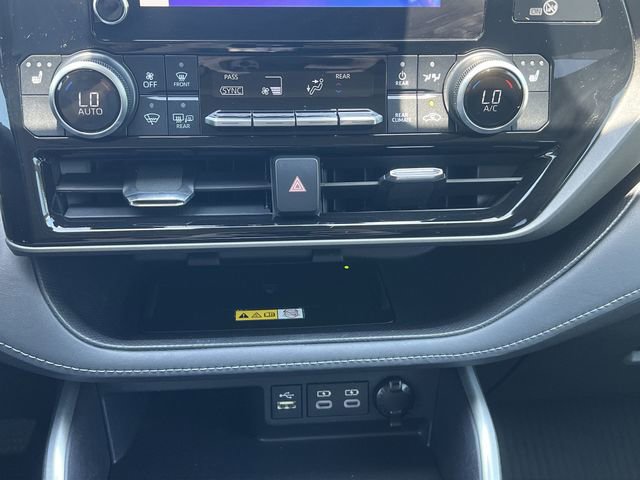 Used 2023 Toyota Highlander XLE FWD image 22