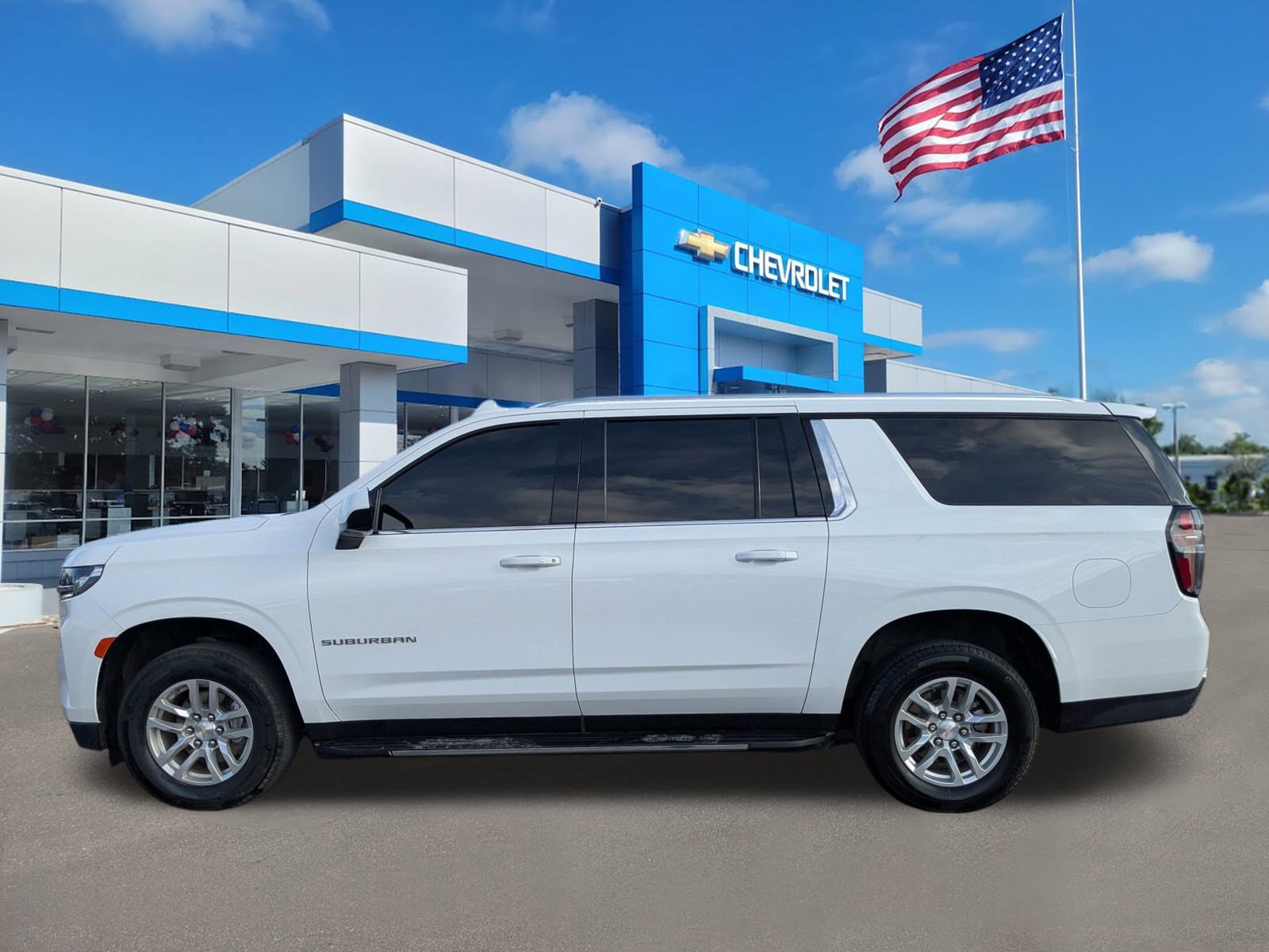 Used 2024 Chevrolet Suburban LS w/ Driver Alert Package image 7