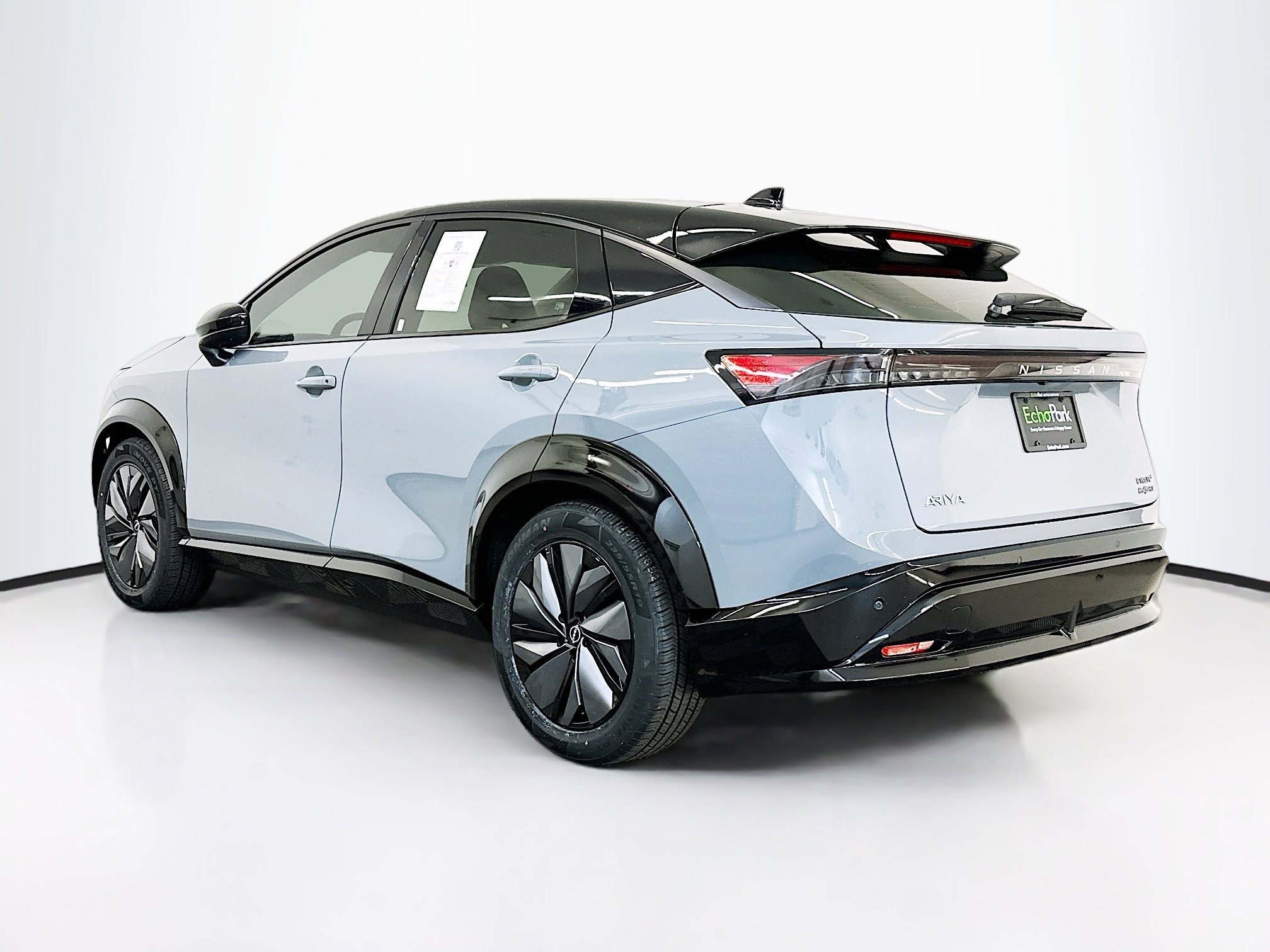 Used 2023 Nissan Ariya AWD image 5