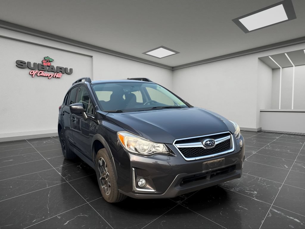 Used 2017 Subaru Crosstrek 2.0i Premium w/ Moonroof Package AWD/4WD image 2