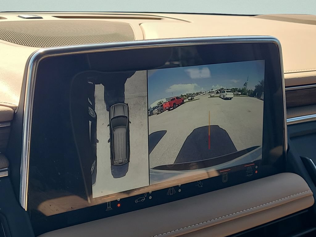Used 2023 Chevrolet Tahoe Premier w/ Advanced Technology Package AWD/4WD image 19