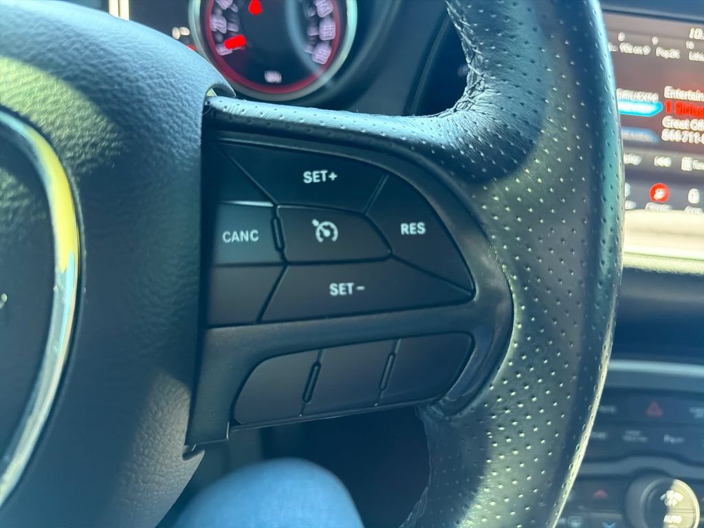 Used 2018 Dodge Challenger R/T Scat Pack RWD image 11