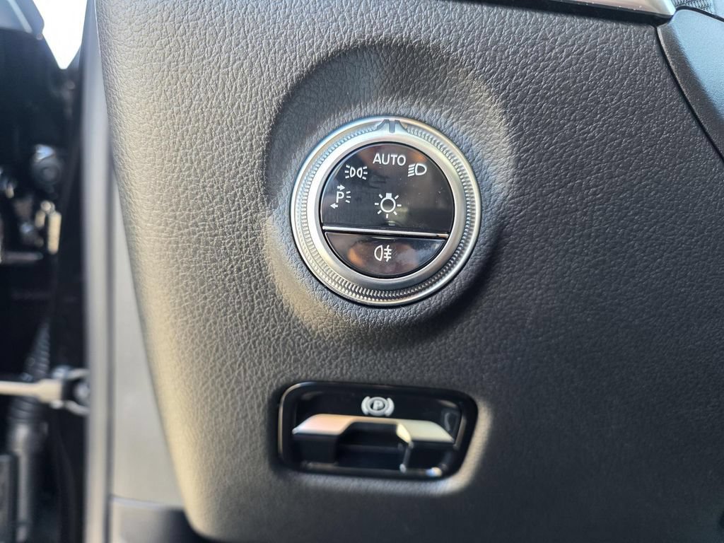 Certified 2026 Mercedes-Benz C 300 4MATIC Sedan image 13