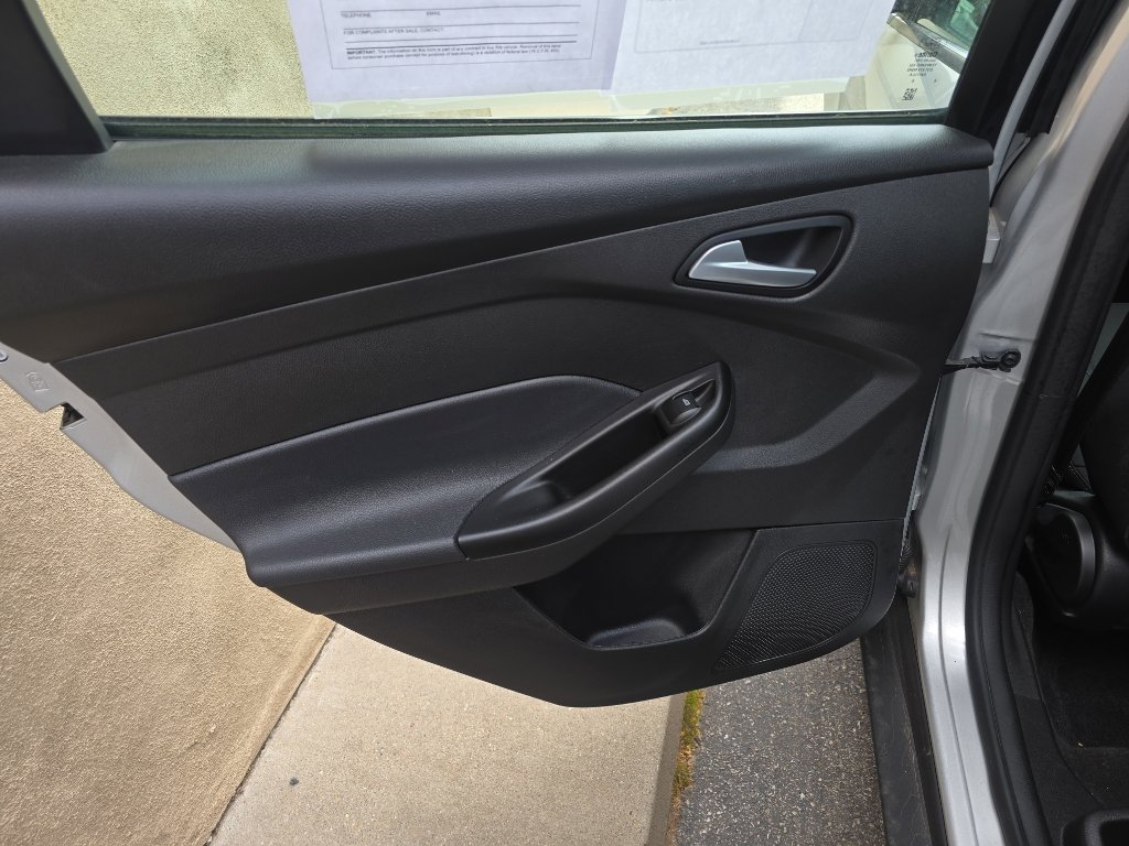 Used 2018 Ford Focus SE FWD image 27