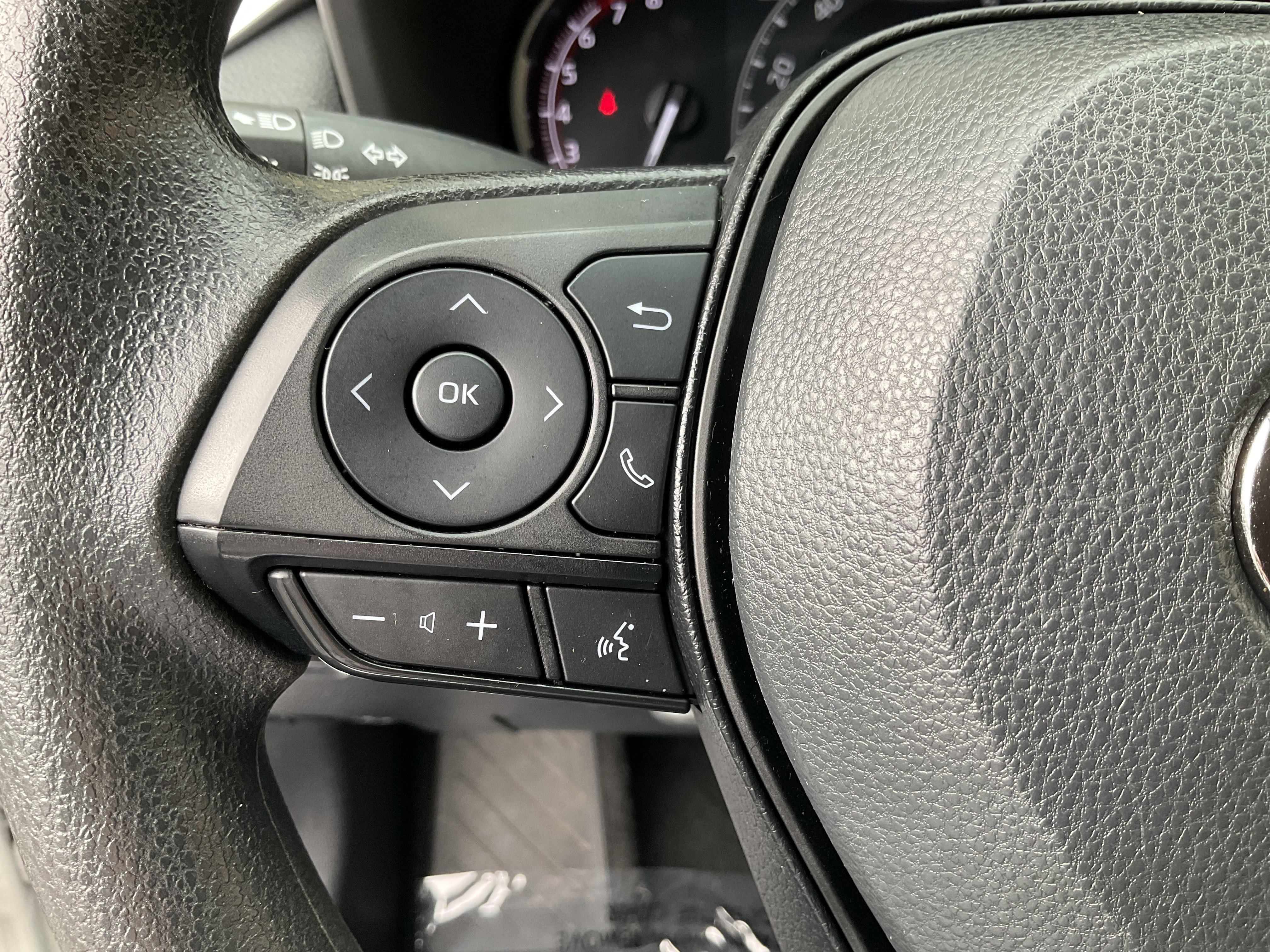 Used 2021 Toyota RAV4 XLE w/ XLE Grade Weather Package AWD/4WD image 31