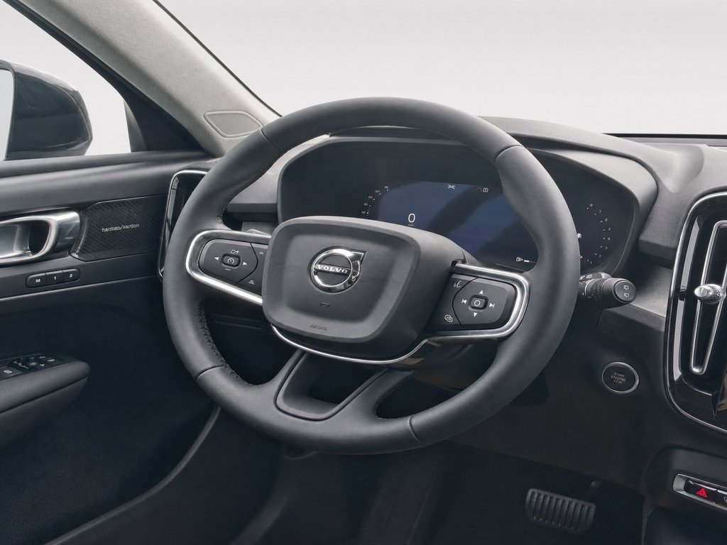 New 2026 Volvo XC40 B5 Plus w/ Climate Package AWD/4WD image 19