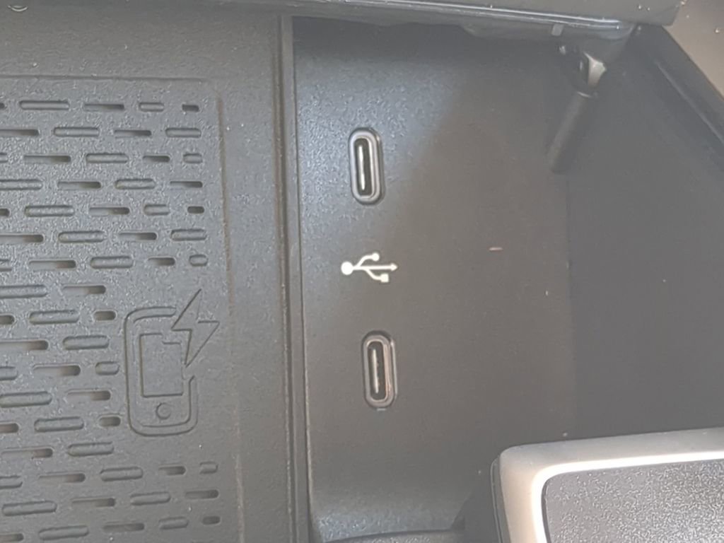 Used 2025 Mercedes-Benz GLE 450e 4MATIC image 10