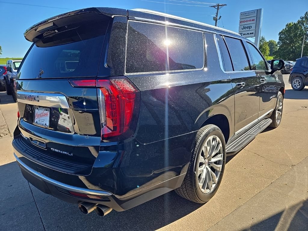 Used 2024 GMC Yukon XL Denali w/ Advanced Technology Package AWD/4WD image 12