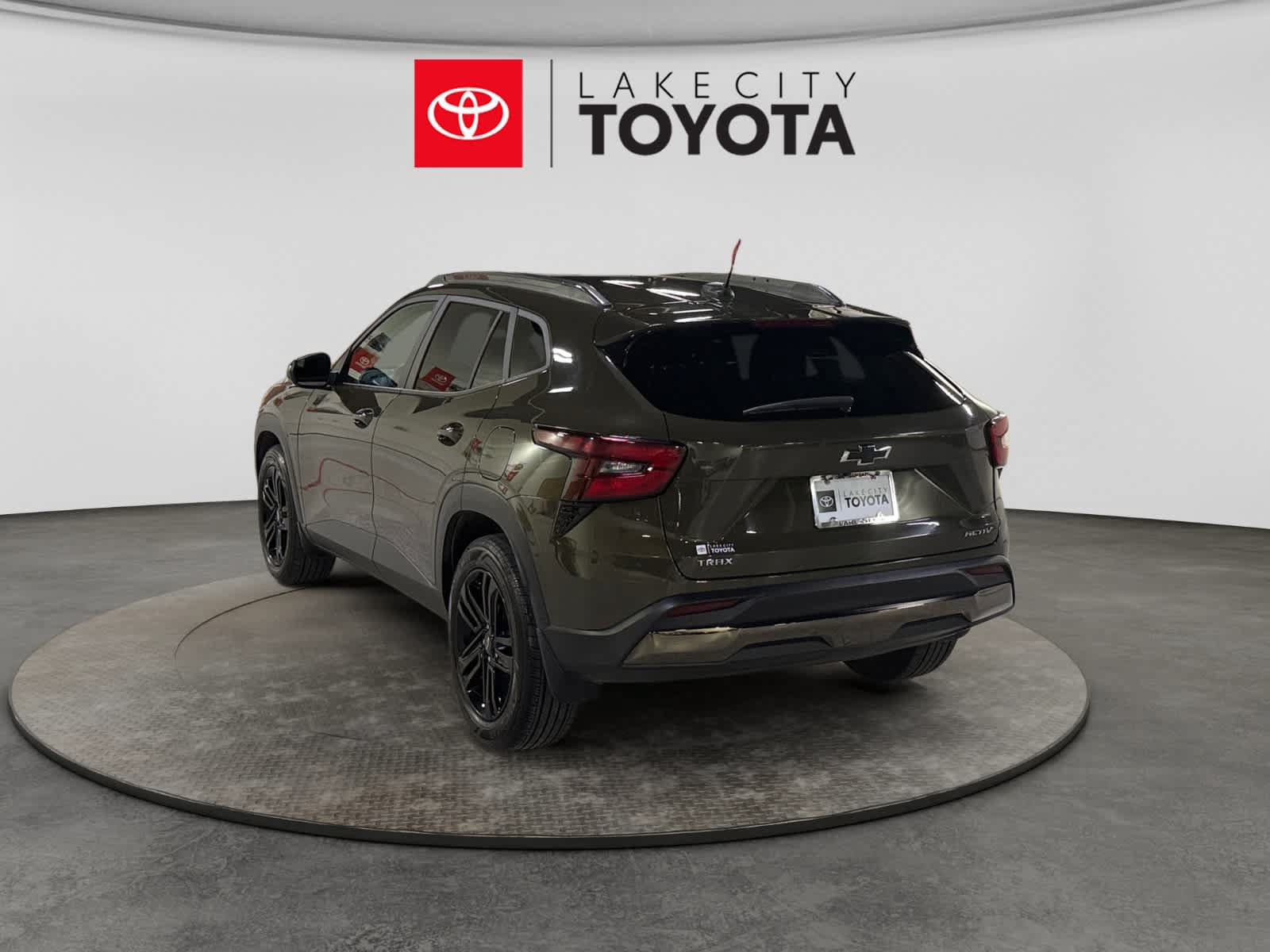 Used 2024 Chevrolet Trax ACTIV w/ Sunroof Package FWD image 5