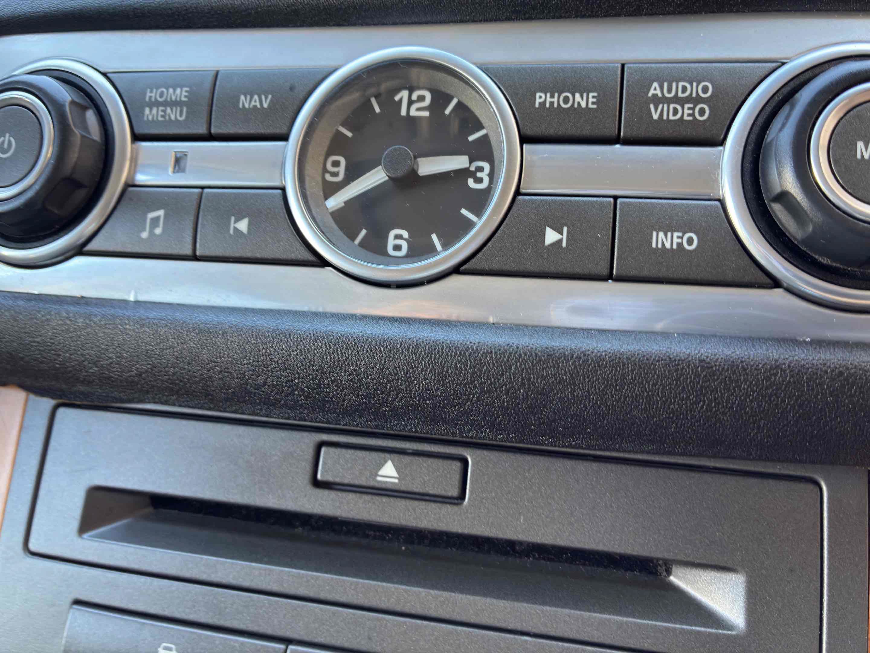 Used 2011 Land Rover Range Rover Sport HSE AWD/4WD image 37