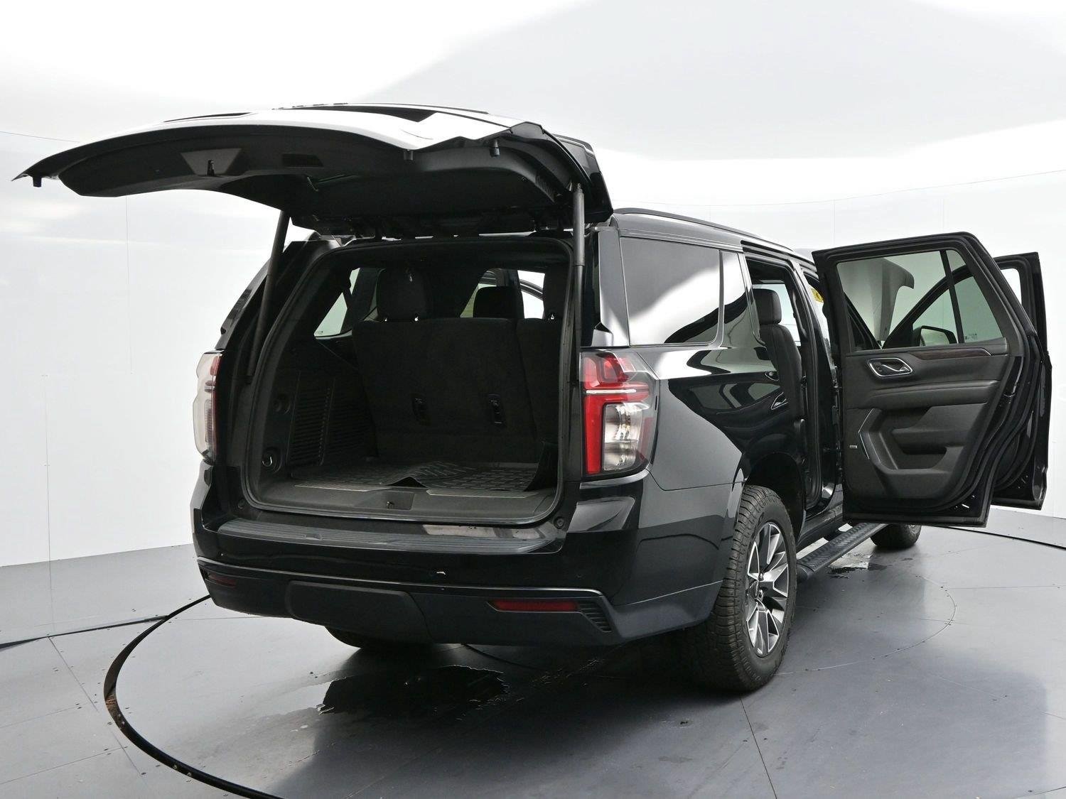 Used 2024 Chevrolet Tahoe Z71 w/ Luxury Package AWD/4WD image 50