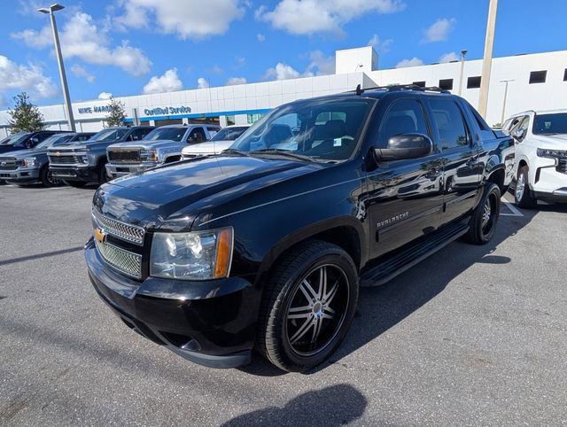 Used 2013 Chevrolet Avalanche LT image 3