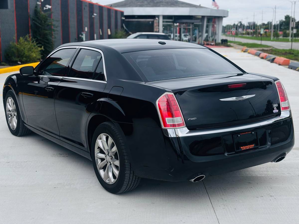 Used 2014 Chrysler 300 AWD image 14
