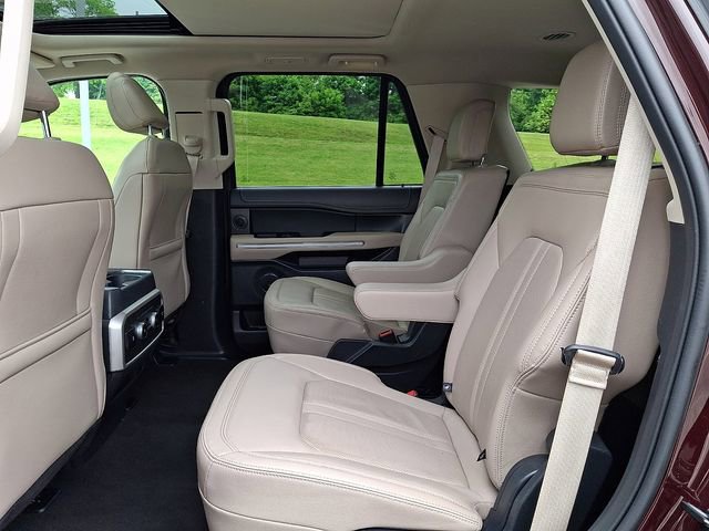 Used 2024 Ford Expedition Limited AWD/4WD image 13