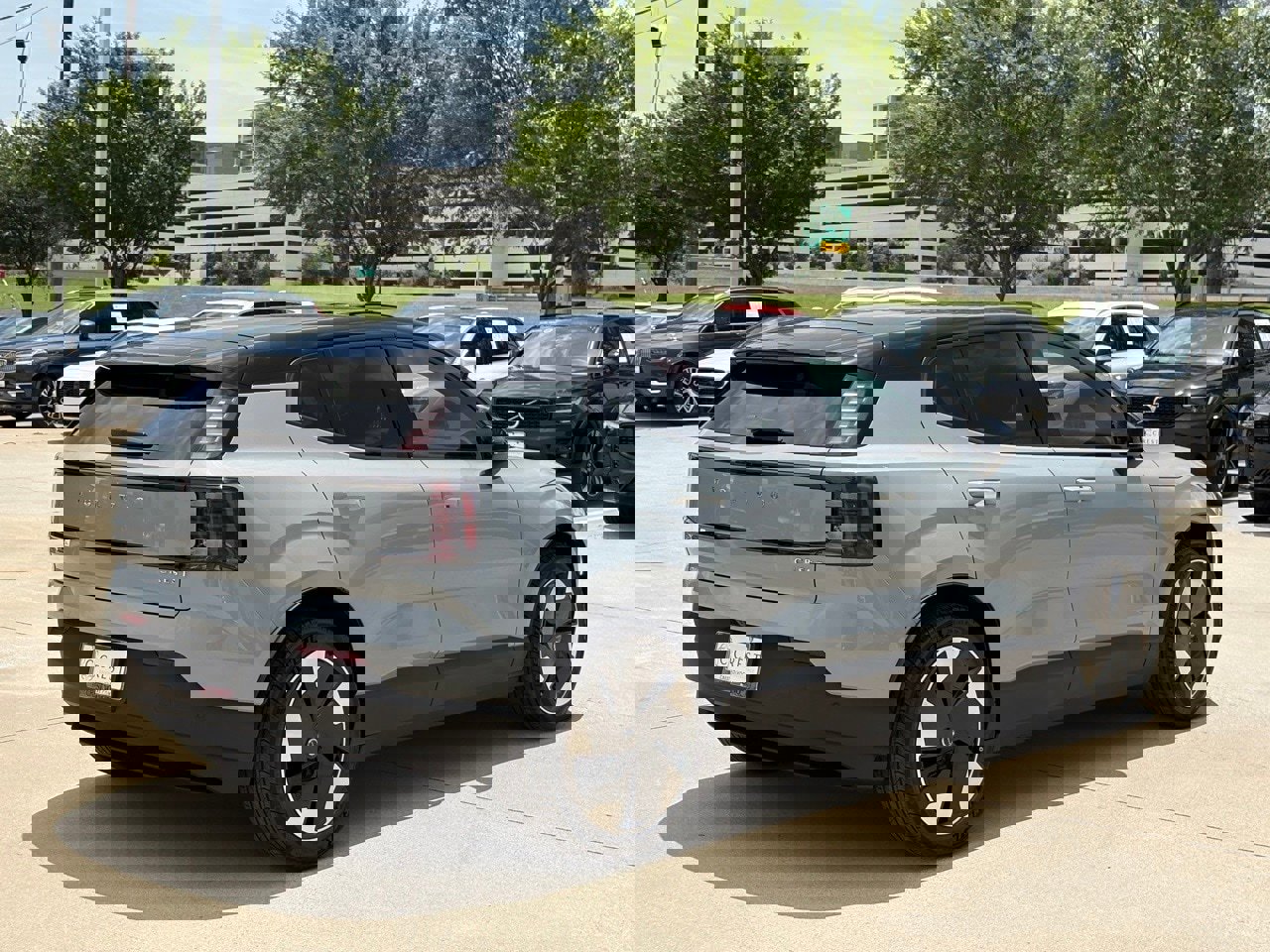 New 2025 Volvo EX30 Plus w/ Protection Package Premier image 3