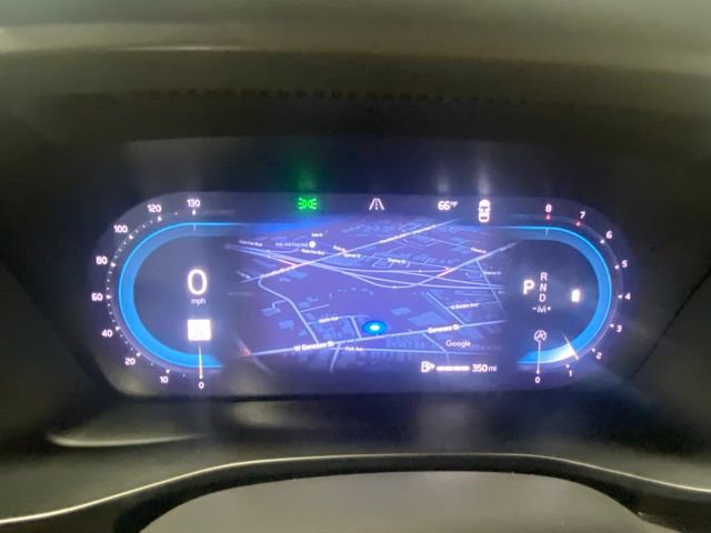 Used 2025 Volvo XC40 B5 Plus AWD/4WD image 16