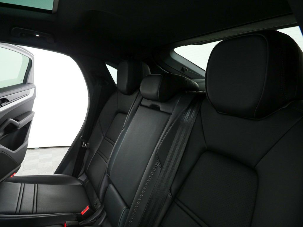 New 2026 Porsche Cayenne S image 23