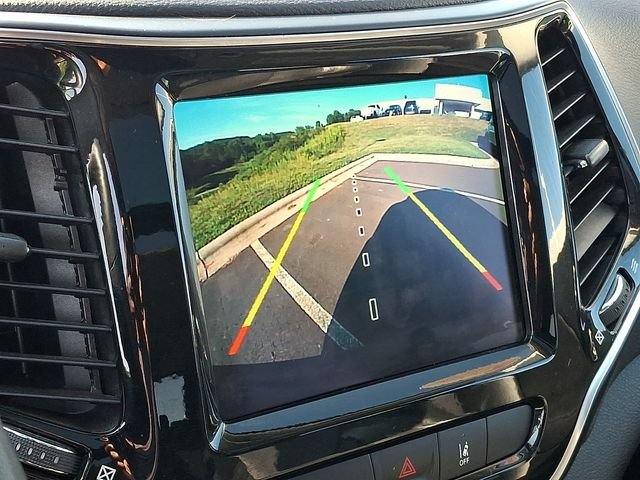 Used 2022 Jeep Cherokee Limited w/ Elite Package AWD/4WD image 15