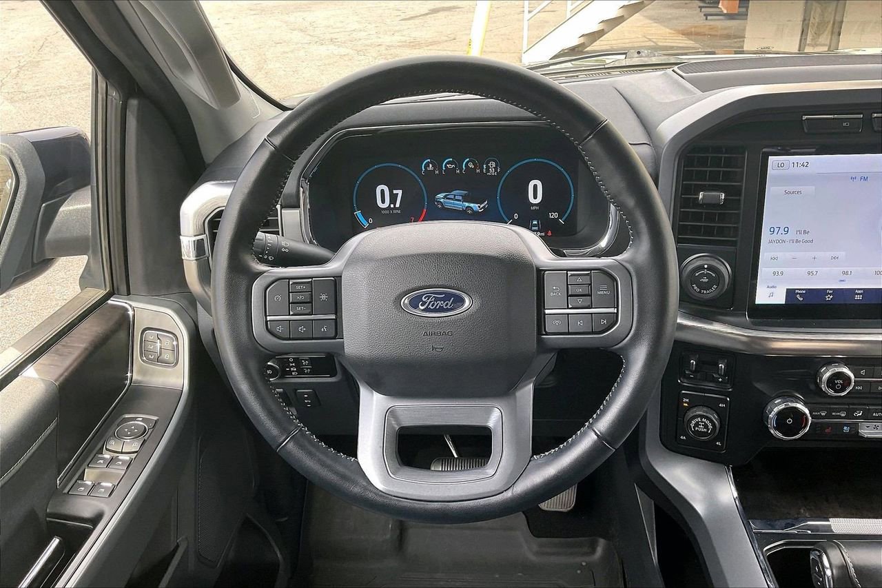 Used 2022 Ford F150 Lariat w/ Trailer Tow Package image 10