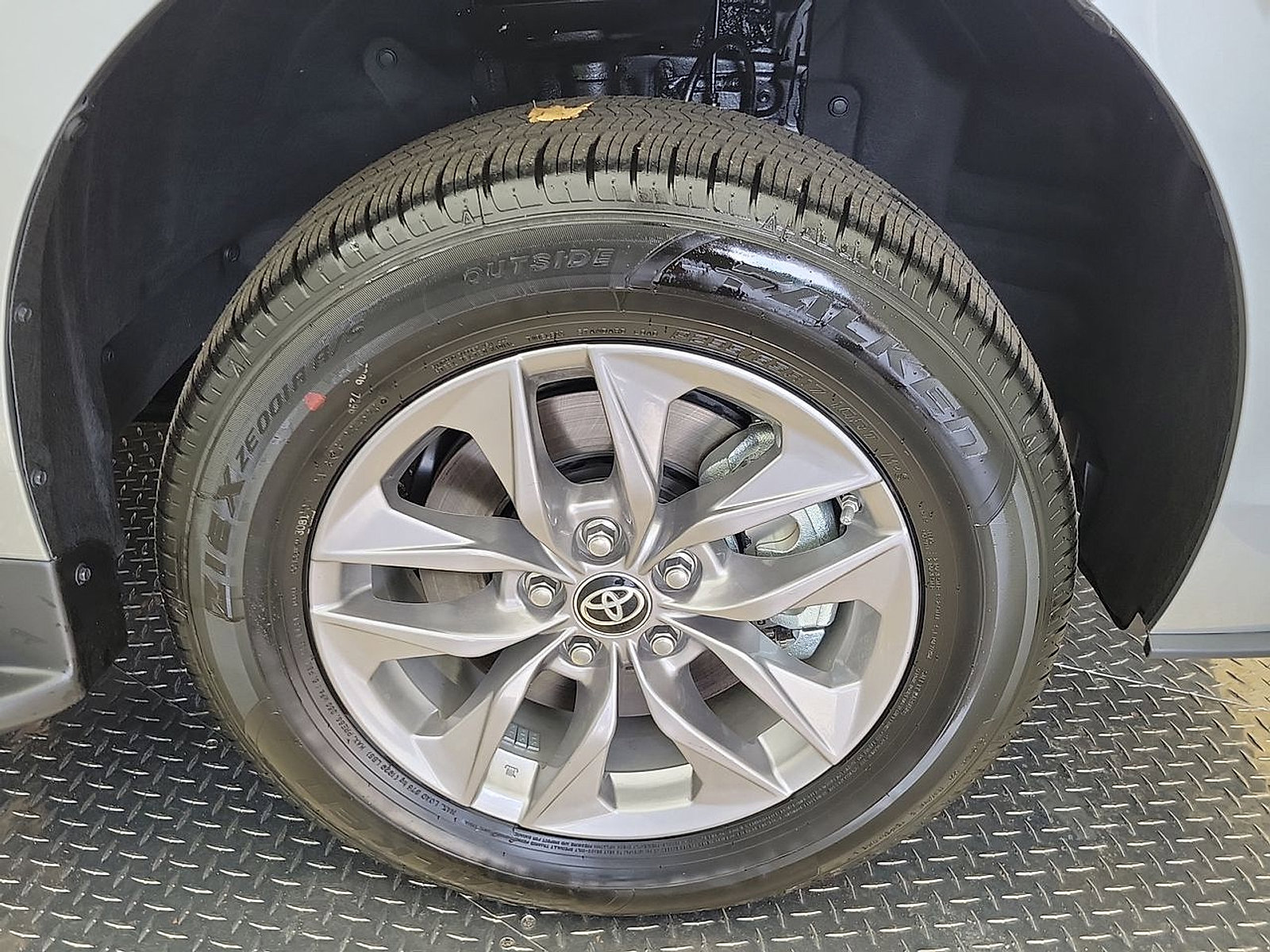 Used 2024 Toyota Sienna LE FWD image 26