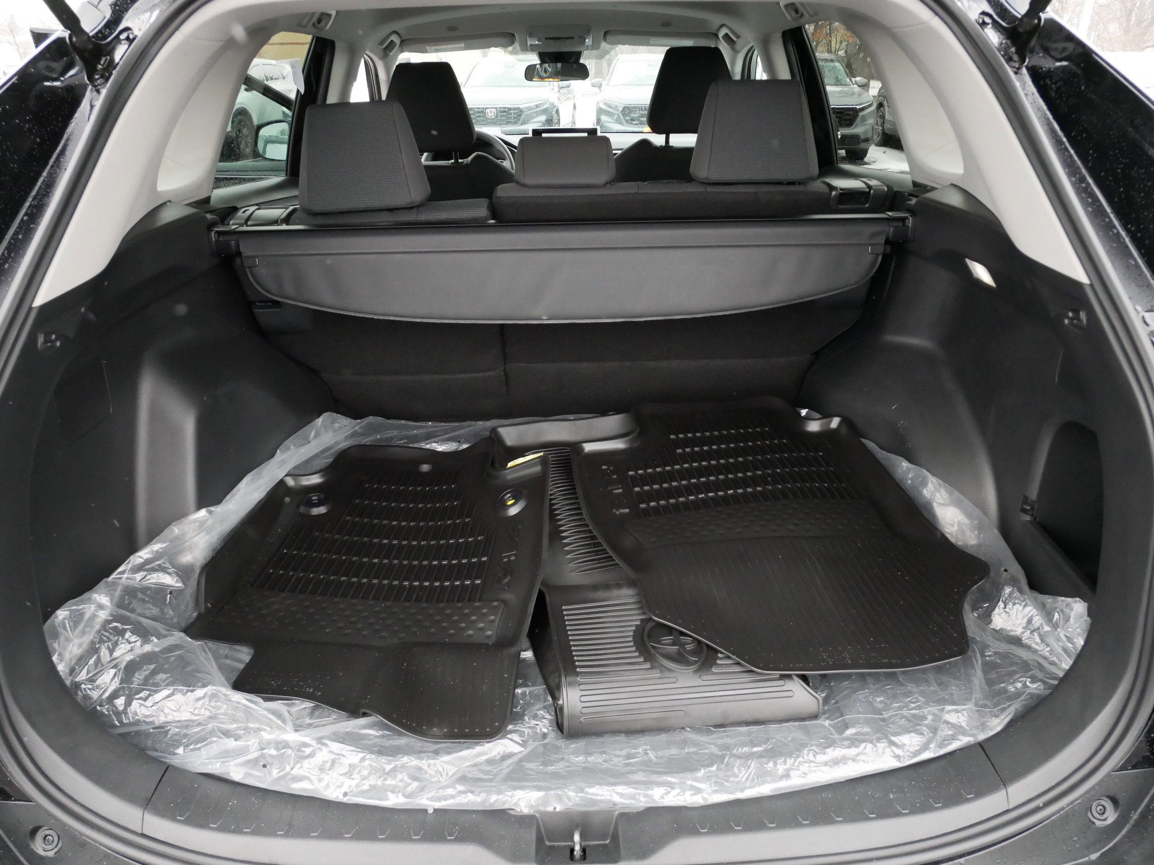 Used 2025 Toyota RAV4 LE image 18