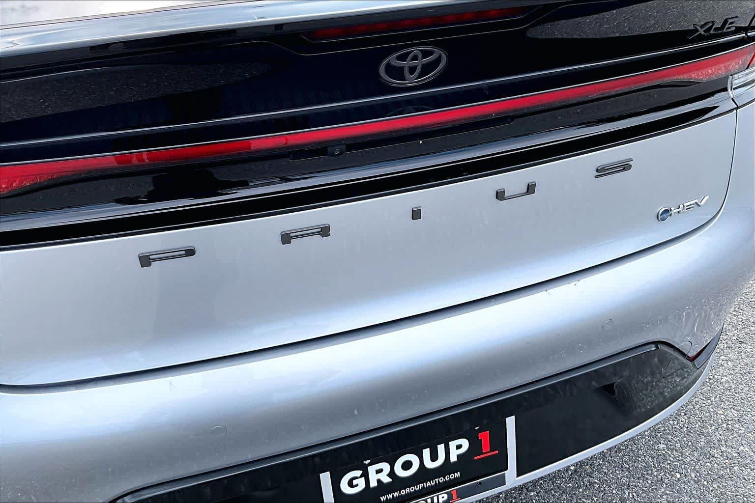 Used 2025 Toyota Prius XLE FWD image 30