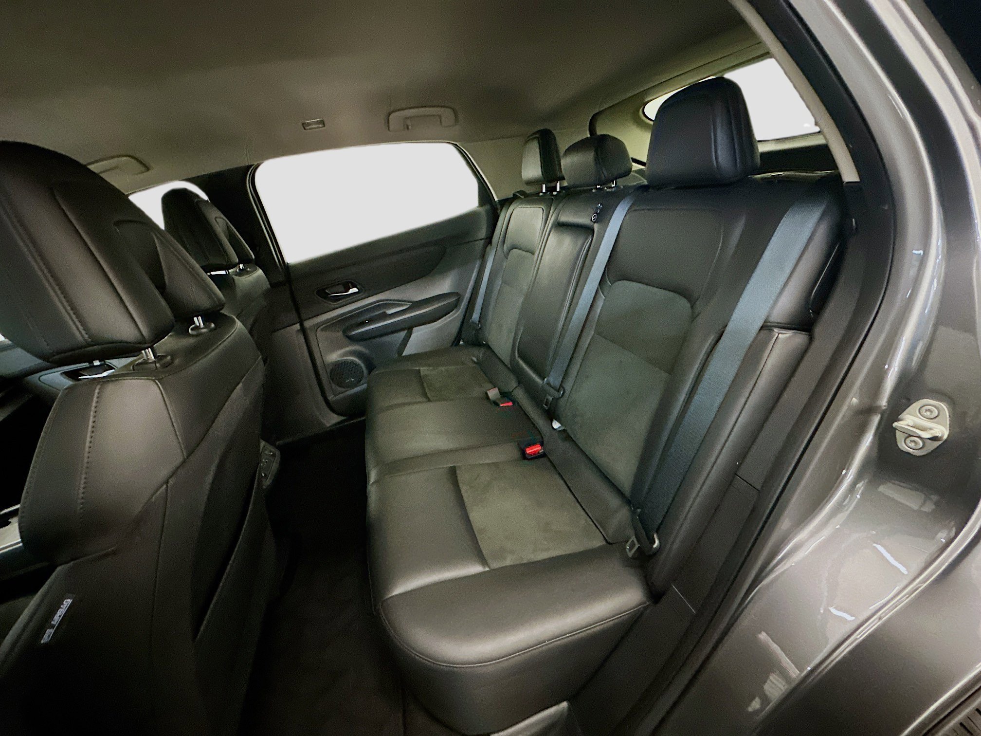 Used 2024 Nissan Ariya AWD image 29