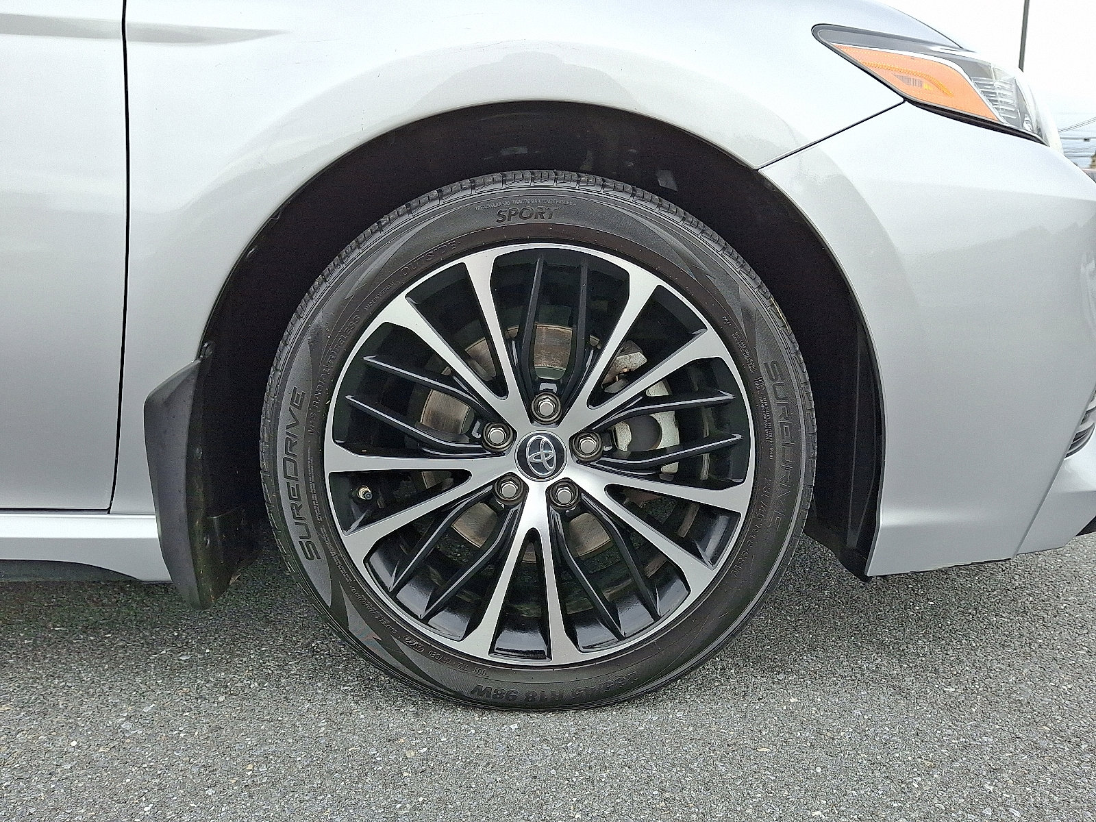 Used 2019 Toyota Camry image 10