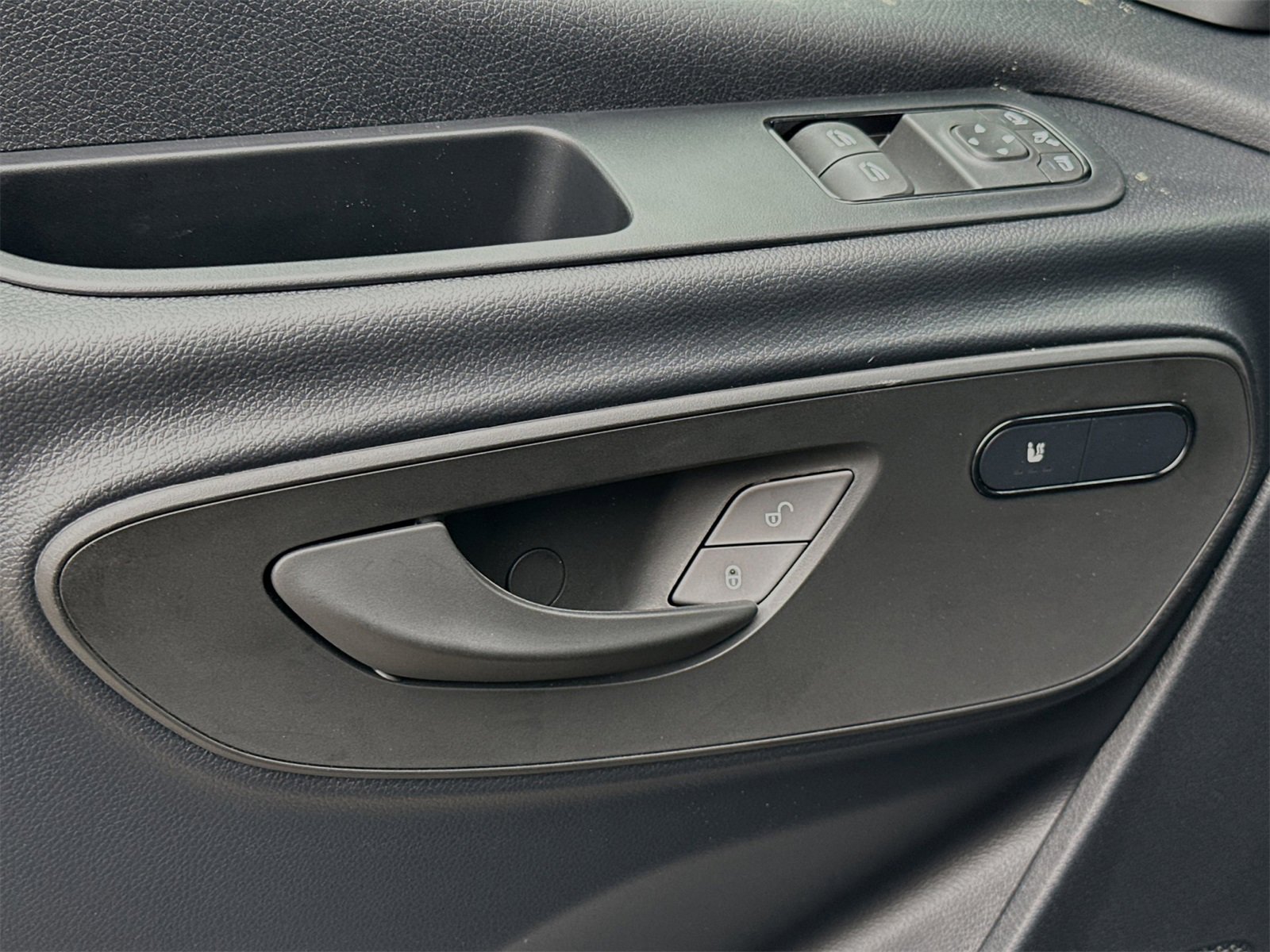 Used 2024 Mercedes-Benz Sprinter 2500 image 11