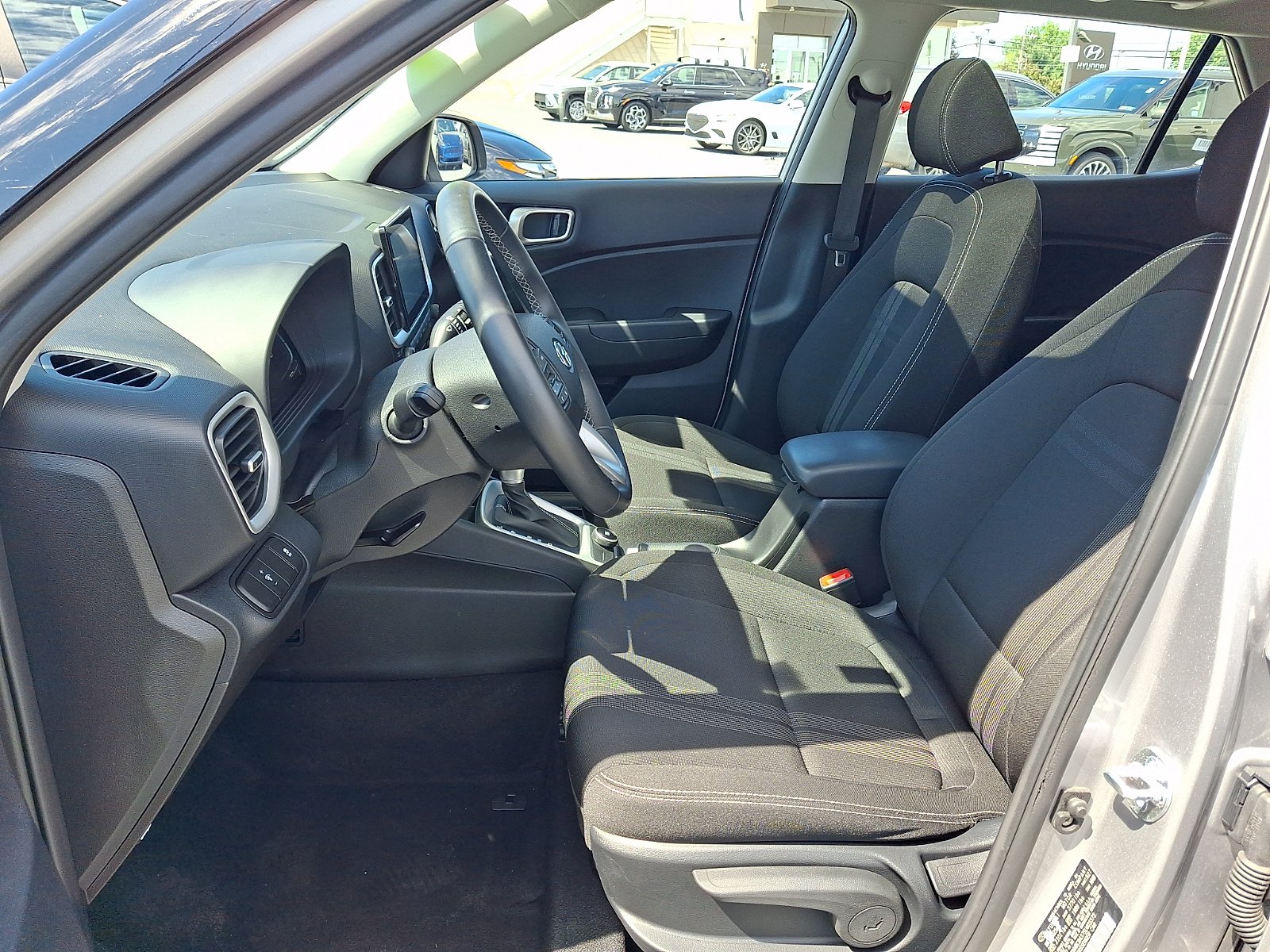 Certified 2025 Hyundai Venue SEL FWD image 14