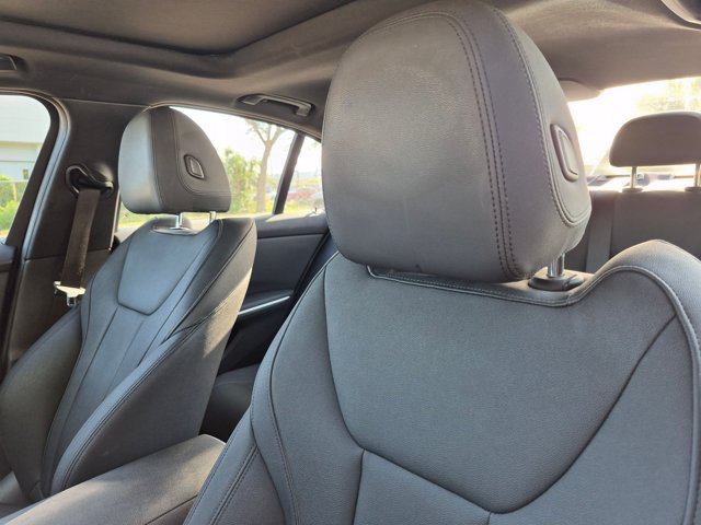 Used 2020 BMW 330i Sedan w/ Premium Package RWD image 4