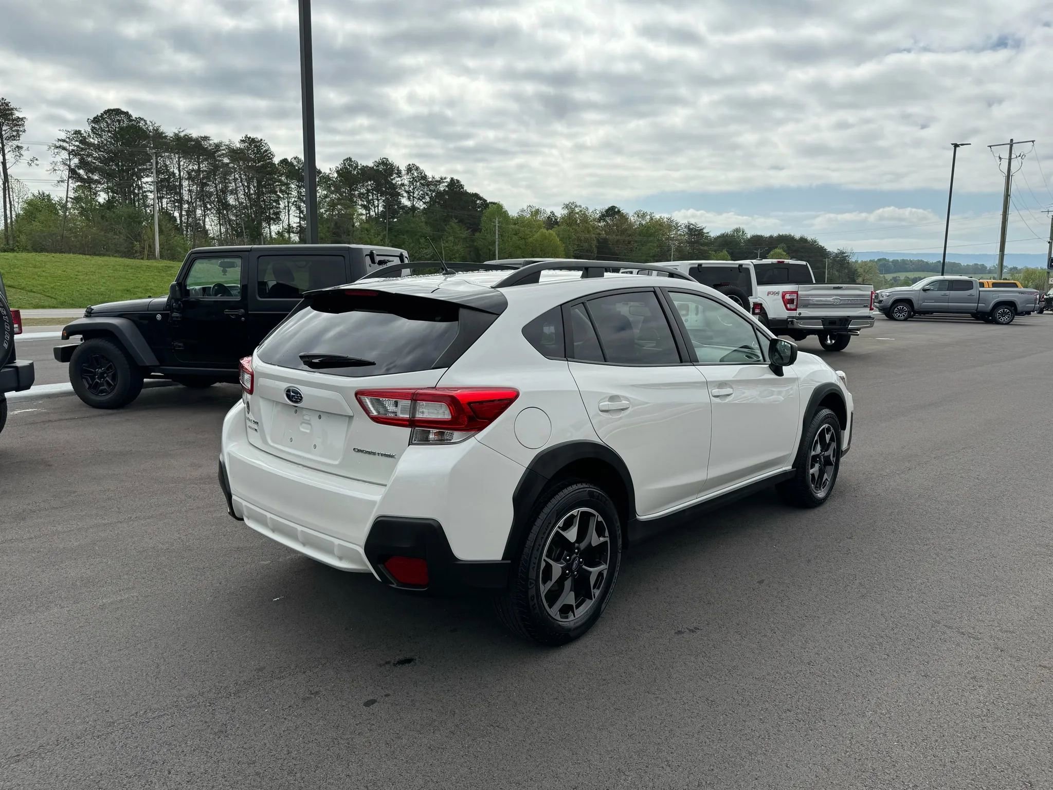 Used 2019 Subaru Crosstrek 2.0i w/ Eyesight System image 4