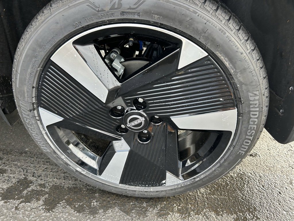 New 2025 Nissan Kicks SR w/ Illumination Package image 8