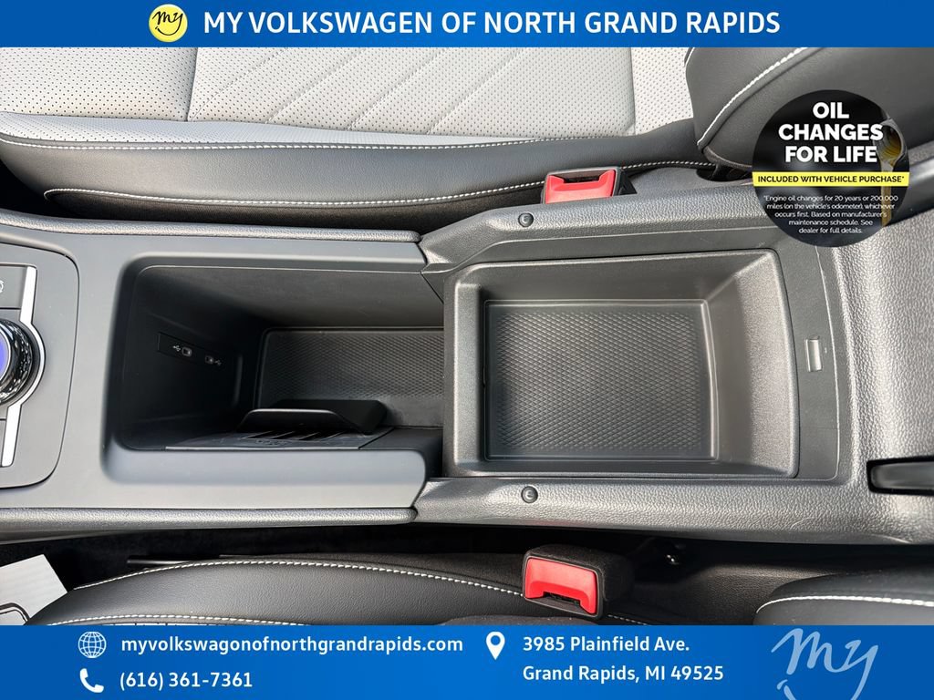 Used 2025 Volkswagen Tiguan SE R-Line AWD/4WD image 31