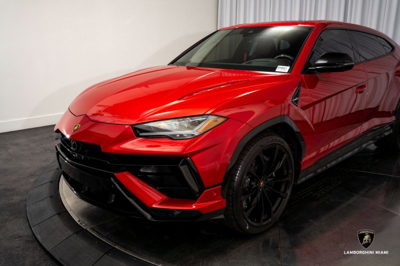 Used 2023 Lamborghini Urus S image 9