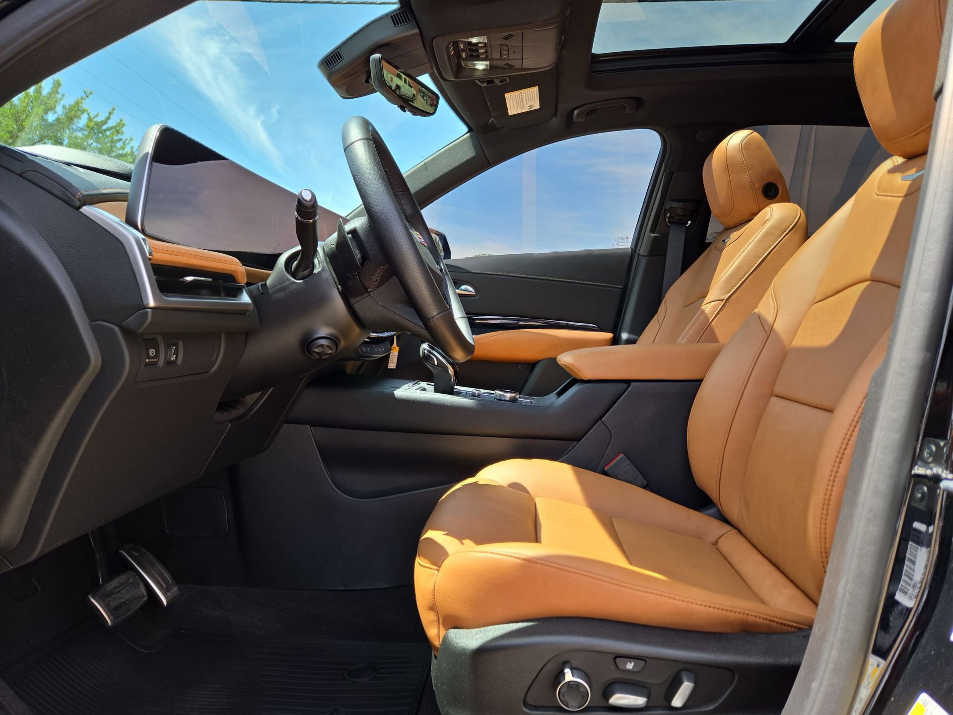 Used 2024 Cadillac XT4 Sport FWD image 16