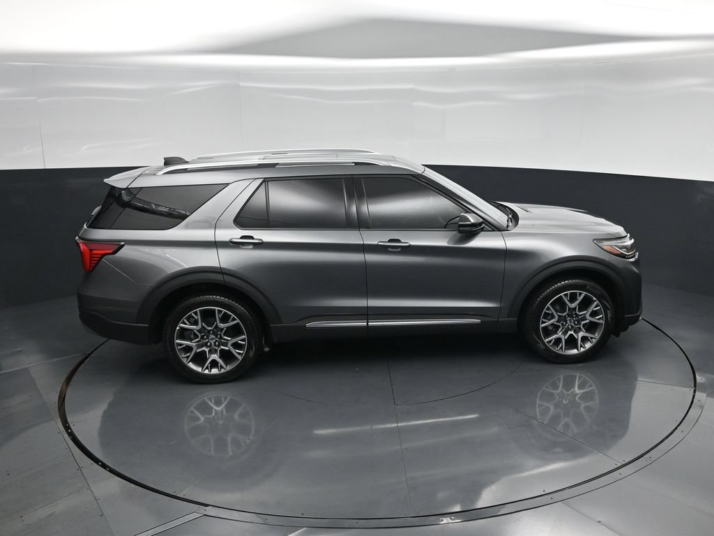 Certified 2025 Ford Explorer Platinum w/ Ultimate Package AWD/4WD image 42
